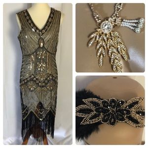 Dress with matching jewelry black gold M